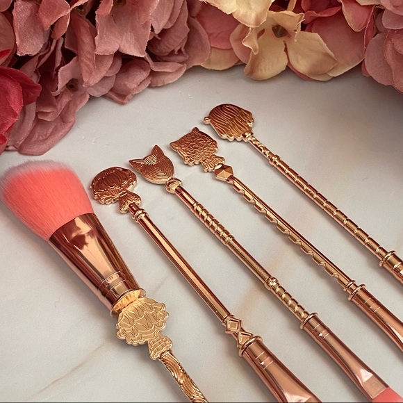 Demon Slayer 5 Piece Makeup Brush Set - Picture 12 of 16